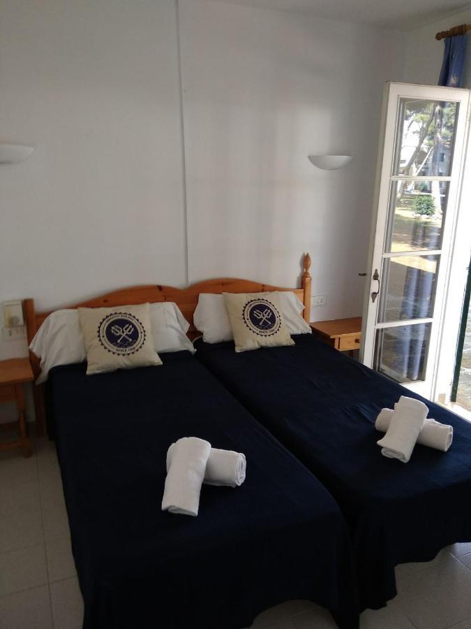 Apartamentos Playa Park Brisas Son Xoriguer カラン・ボッシュ エクステリア 写真